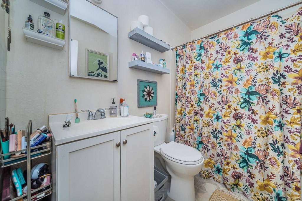 376-378 Acacia Avenue Carlsbad, CA 92008 - Photo 15 of 32