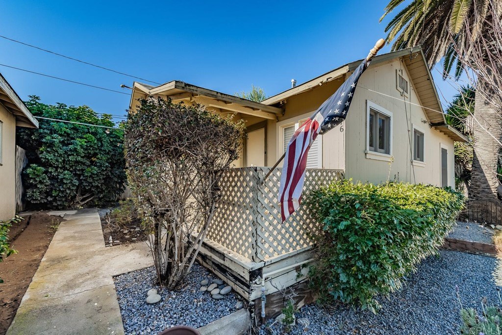 376-378 Acacia Avenue Carlsbad, CA 92008 - Photo 16 of 32