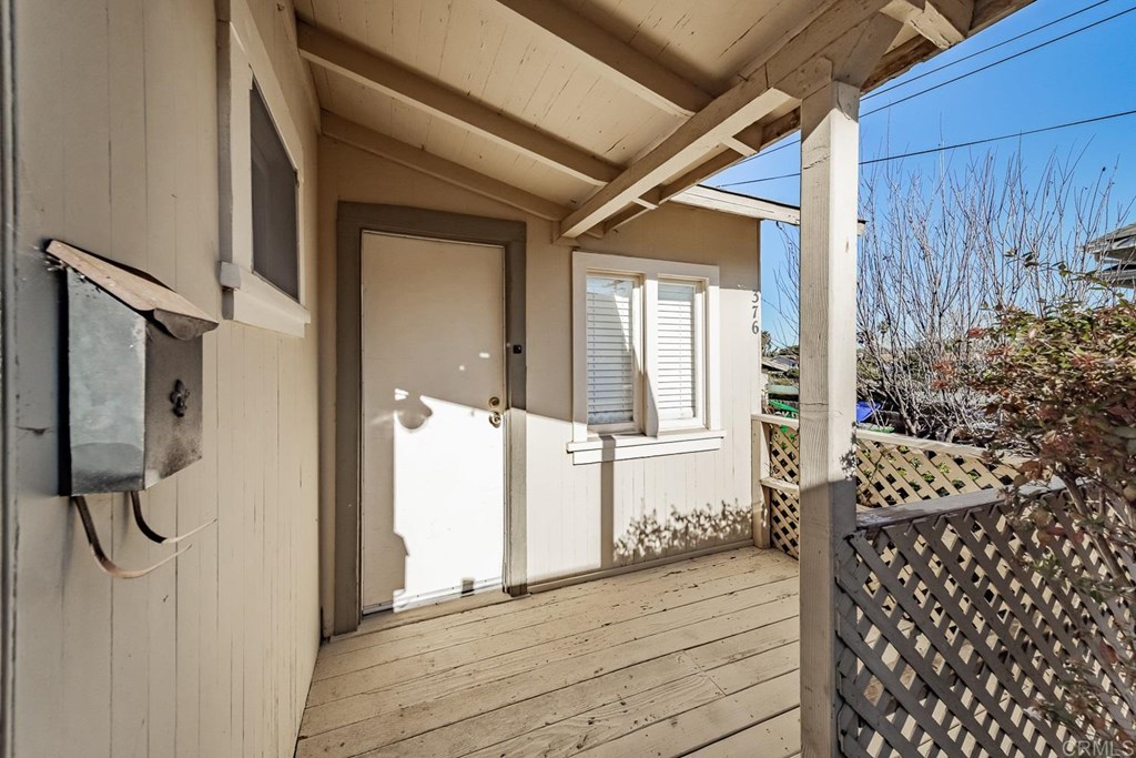 376-378 Acacia Avenue Carlsbad, CA 92008 - Photo 17 of 32