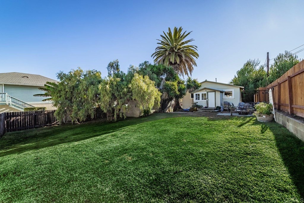 376-378 Acacia Avenue Carlsbad, CA 92008 - Photo 7 of 32