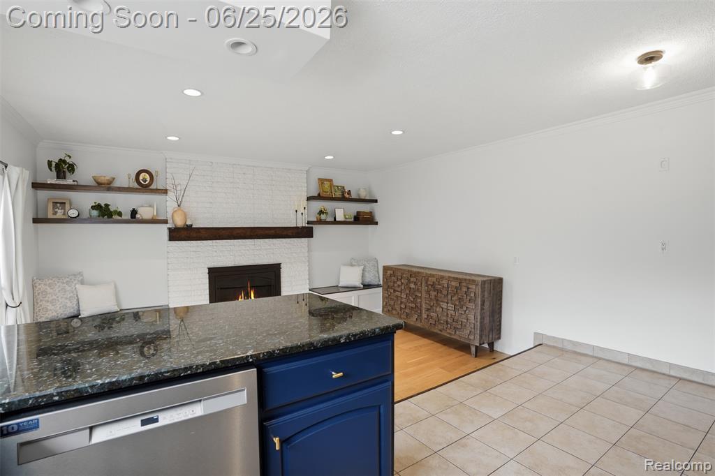23405 West Lebost Novi, MI 48375 - Photo 10 of 27