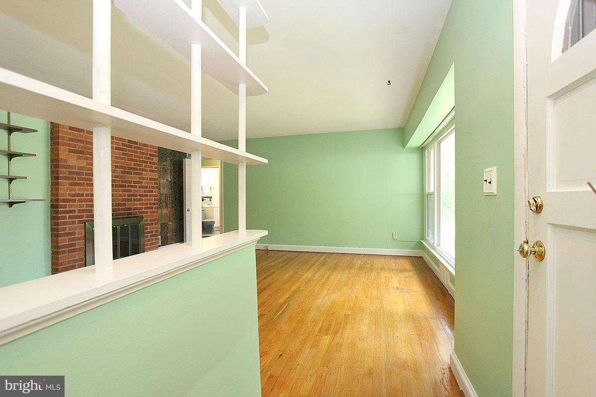 202 East Schuyler Road Silver Spring, MD 20901 - Photo 3 of 30 Interior (General)