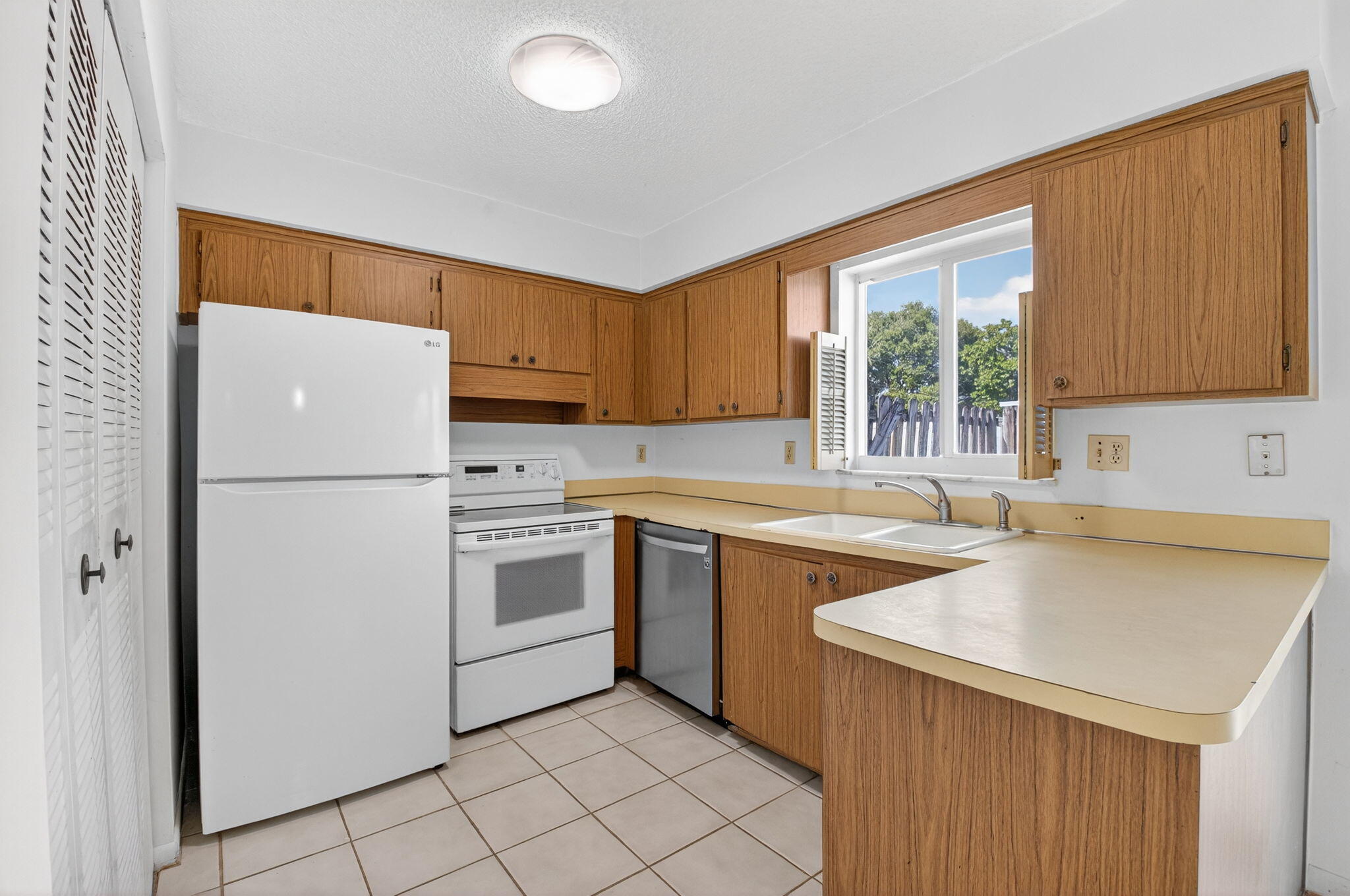 1601 Northwest 5th Street Boca Raton, FL 33486 - Photo 11 of 32 1601 NW 5th ST (41)