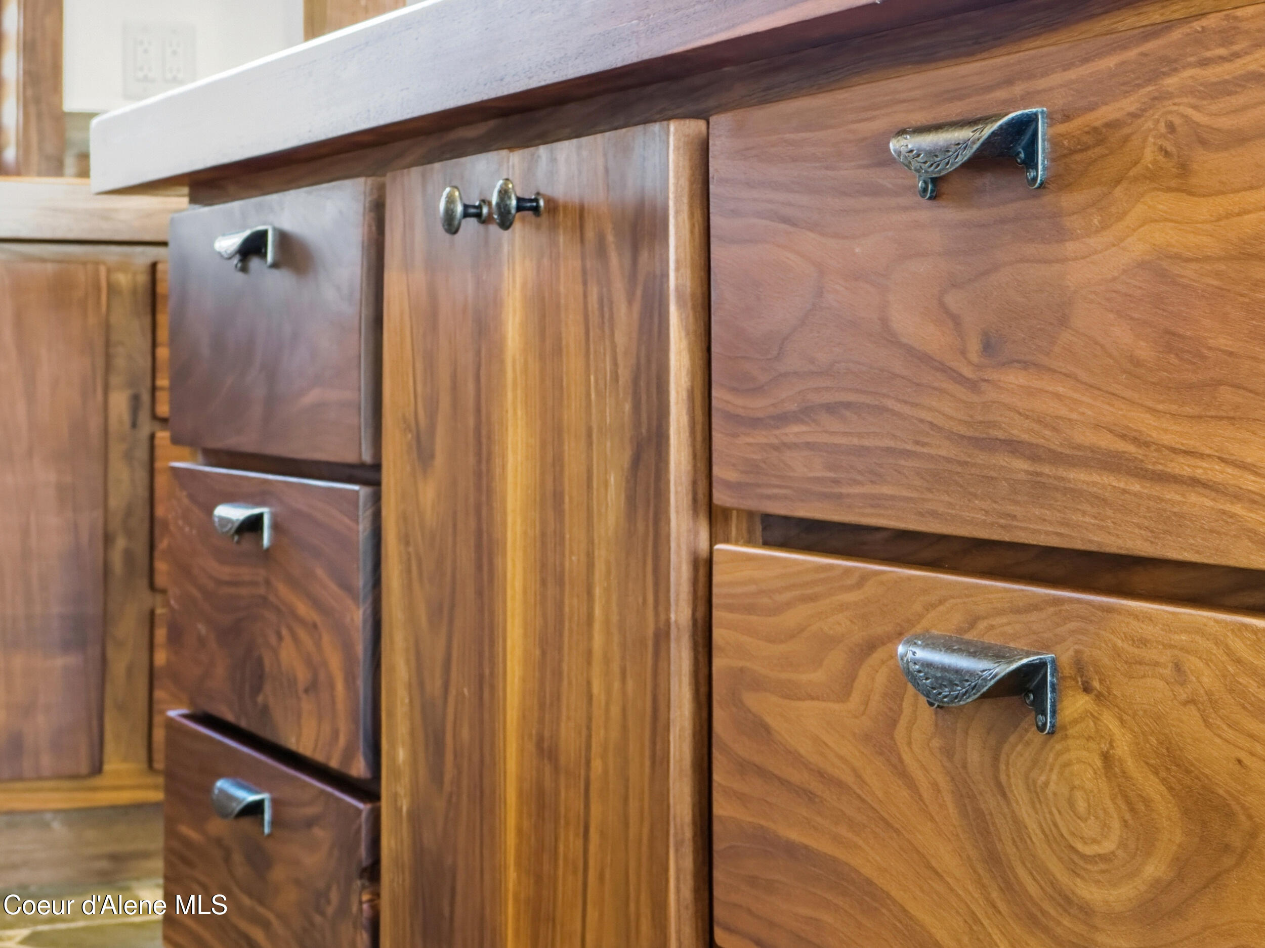 76 Caseys Lane Sandpoint, ID 83864 - Photo 23 of 67 handcrafted hardware