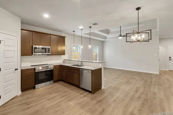 $1,995 | 806 West Huntington Street, Beeville, TX 78102