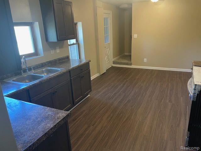 7750 Carpenter Road Ypsilanti, MI 48197 - Photo 4 of 11 kitchen