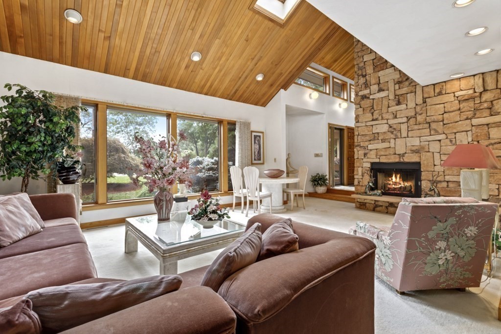 18 Hickory Hill Road Wakefield, MA 01880 - Photo 5 of 40 Gallery Image 5
