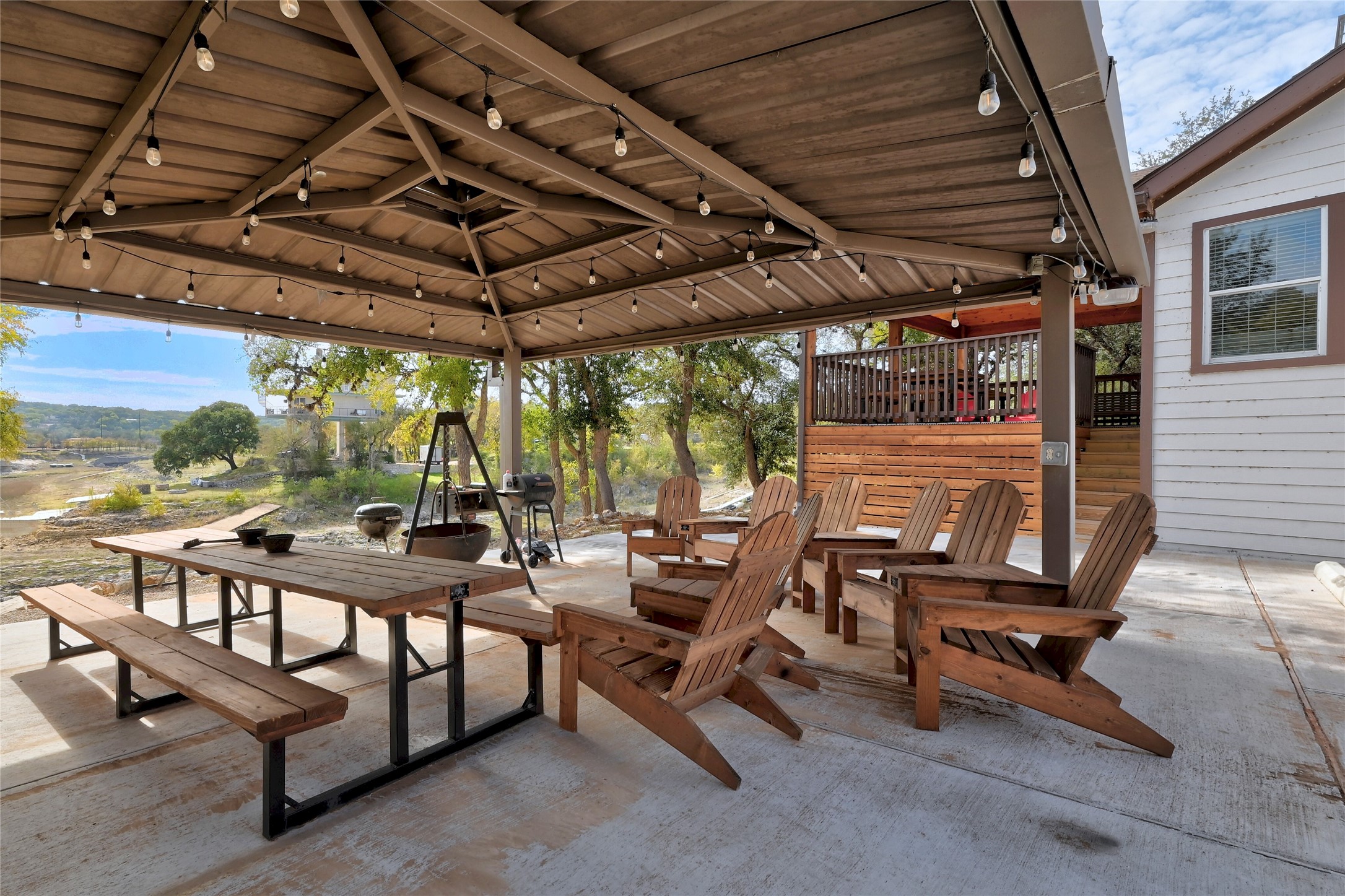 2903 Oak Ridge Drive Spicewood, TX 78669 - Photo 18 of 33 View of patio / terrace
