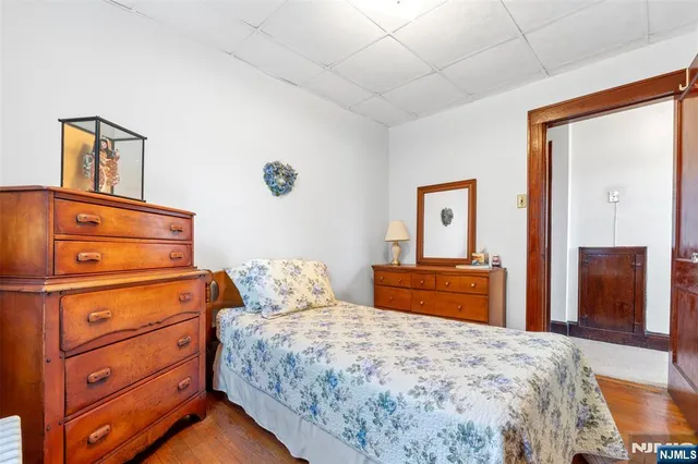 $650,000 | 840 Roosevelt Avenue, Secaucus, NJ 07094