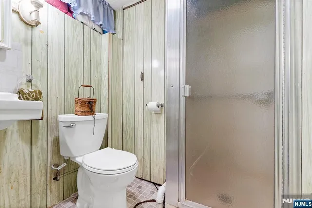 $650,000 | 840 Roosevelt Avenue, Secaucus, NJ 07094