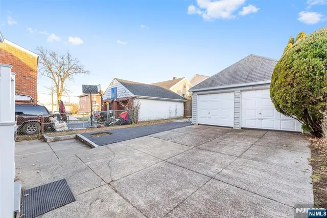 $650,000 | 840 Roosevelt Avenue, Secaucus, NJ 07094