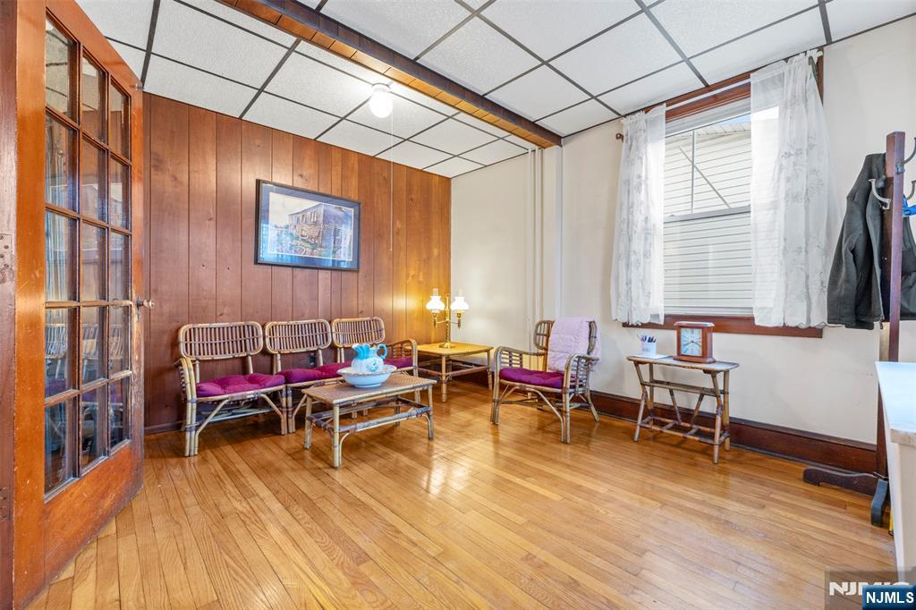 840 Roosevelt Avenue Secaucus, NJ 07094 - Photo 3 of 28