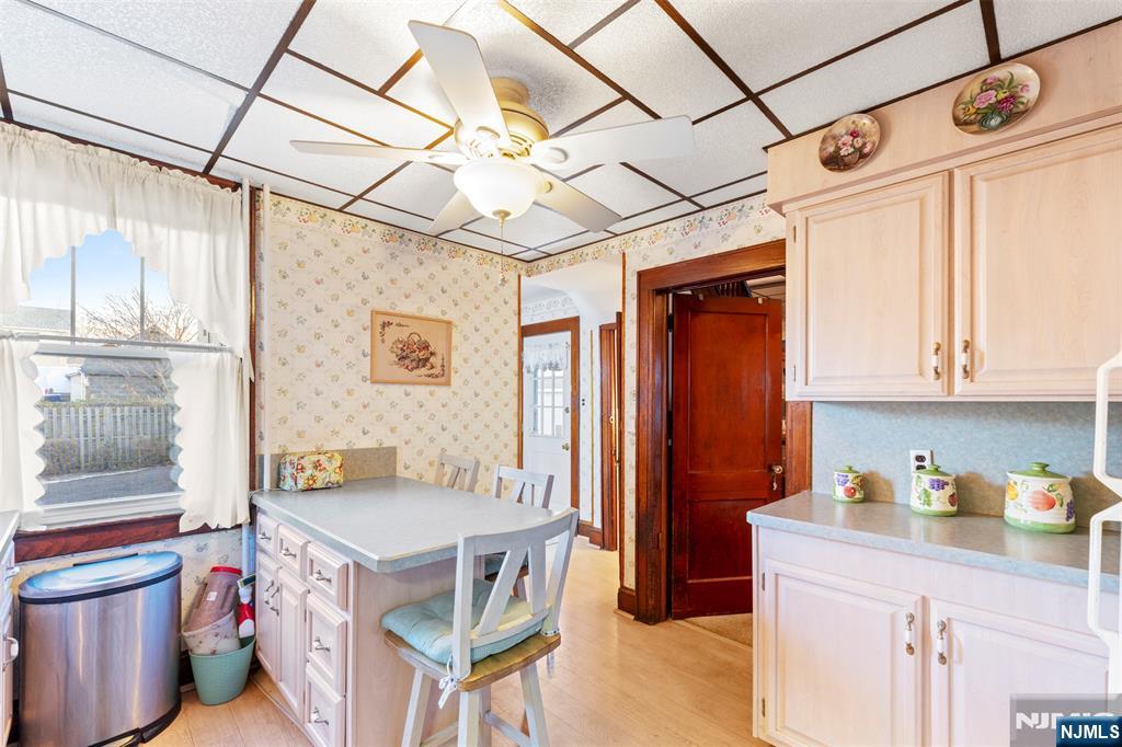 840 Roosevelt Avenue Secaucus, NJ 07094 - Photo 9 of 28