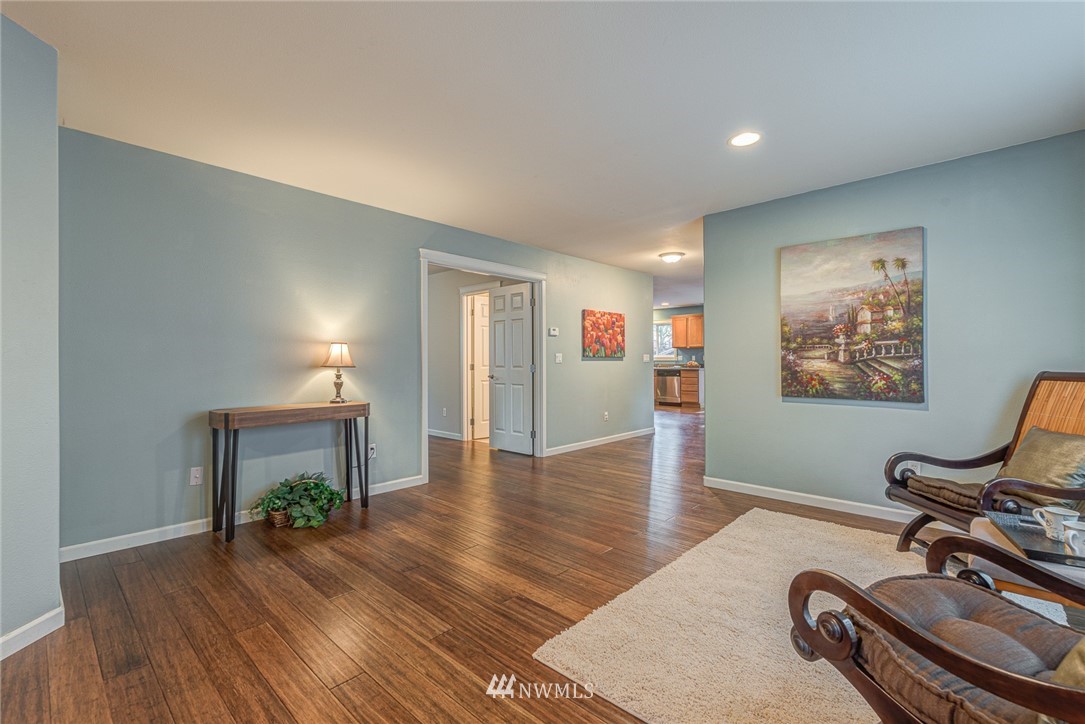 3820 155th Place Southeast Bothell, WA 98012 - Photo 3 of 35 Gallery Image 3