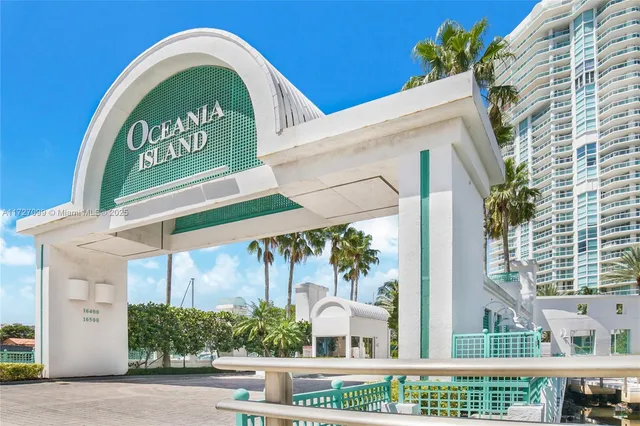 a view of a multi story building