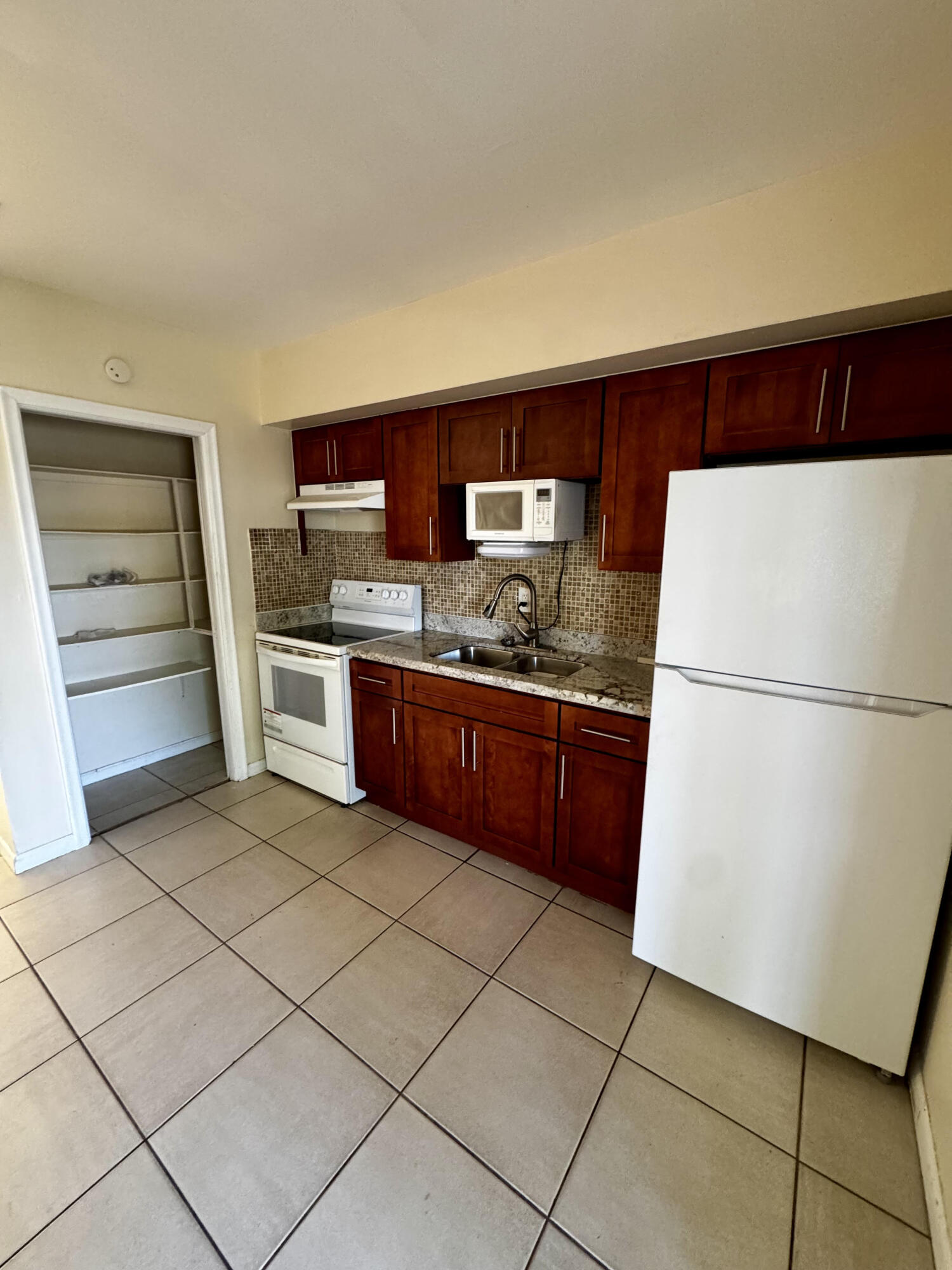 2824 North Dixie Highway, Unit 2824 Boca Raton, FL 33431 - Photo 4 of 12 4