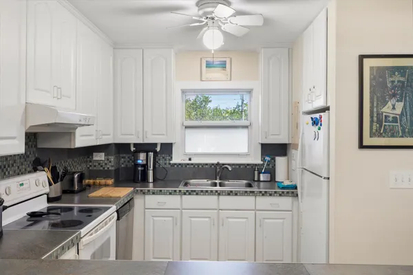 $587,000 | 2601 South Roosevelt Boulevard, Unit 108B, Key West, FL 33040