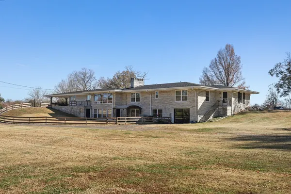 $685,000 | 676 Ferguson Hill Road, Lafayette, TN 37083