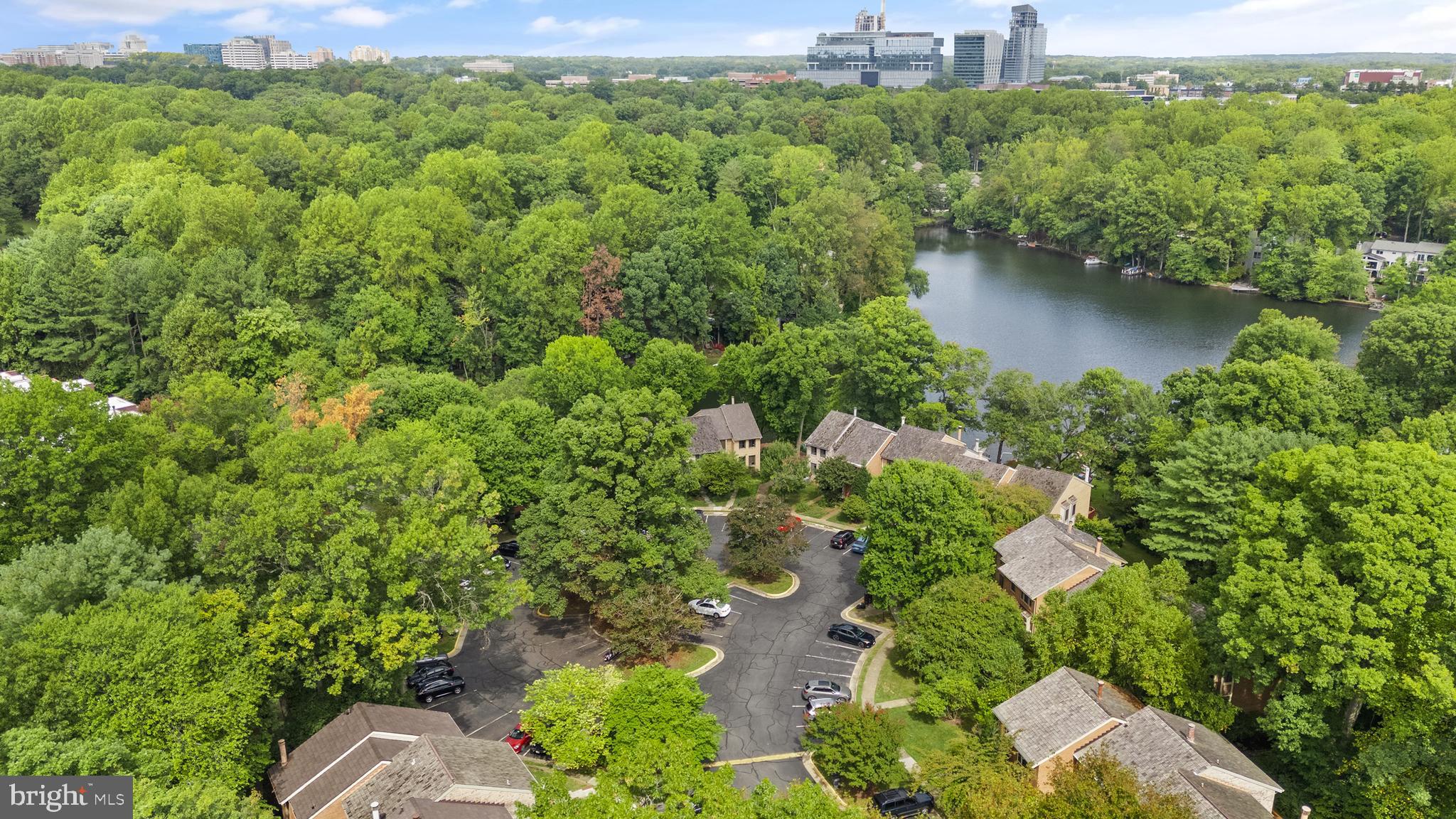 2024 Swans Neck Way Reston, VA 20191 - Photo 37 of 42