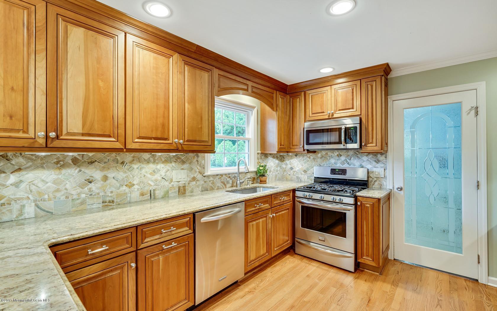 2554 Summit Road Manasquan, NJ 08736 - Photo 18 of 38 19