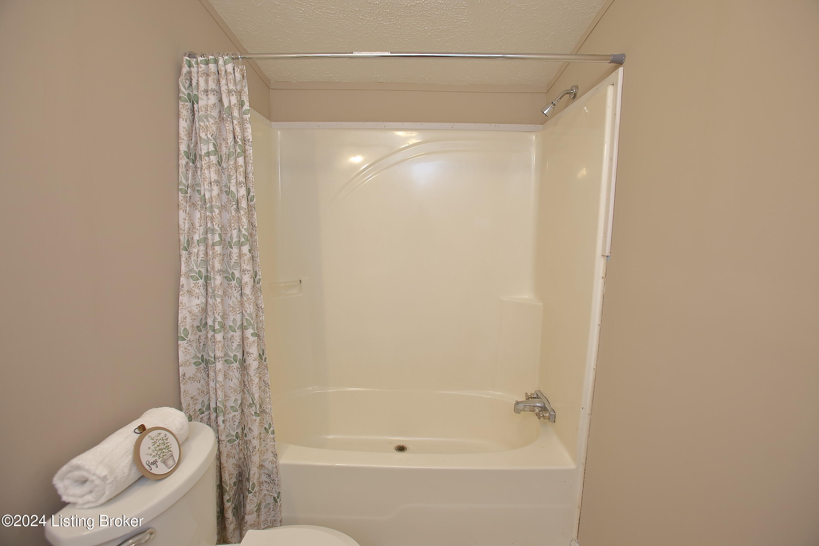 400 Goodlett Road Mount Eden, KY 40046 - Photo 33 of 38 Full Bath