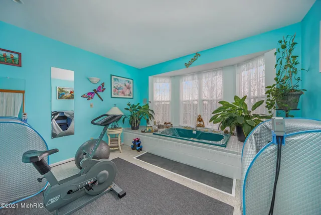 $2,400,000 | 6767 Pleasantview Road, Harbor Springs, MI 49740