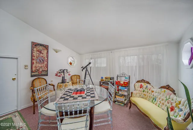 $2,400,000 | 6767 Pleasantview Road, Harbor Springs, MI 49740