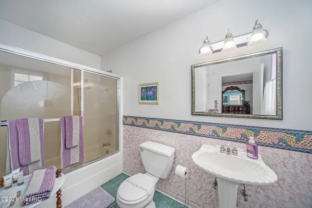 $2,400,000 | 6767 Pleasantview Road, Harbor Springs, MI 49740