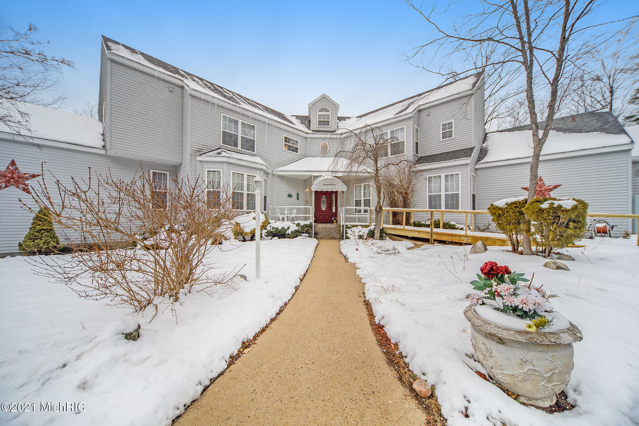 6767 Pleasantview Road Harbor Springs, MI 49740 - Photo 3 of 42 IMG_3469