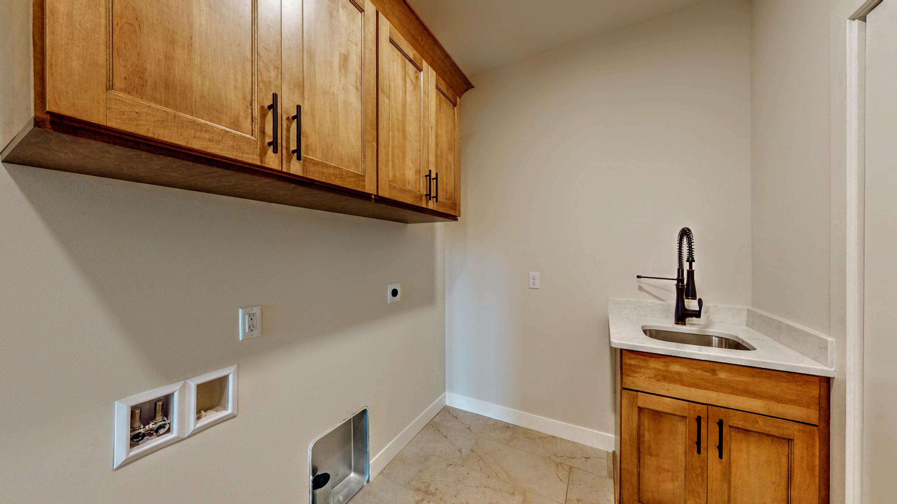 726 East Reinel Street Jefferson, WI 53549 - Photo 19 of 77 722-Reinel-Street-07062025_143203