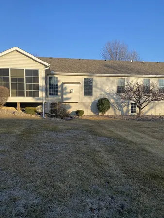 $359,900 | 35 Madison Circle, Davenport, IA 52806