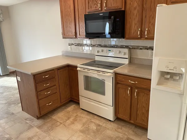 $359,900 | 35 Madison Circle, Davenport, IA 52806