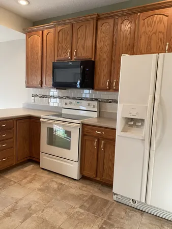 $359,900 | 35 Madison Circle, Davenport, IA 52806