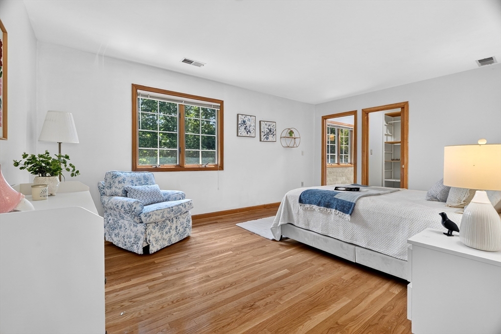 29 Page Road Weston, MA 02493 - Photo 22 of 34
