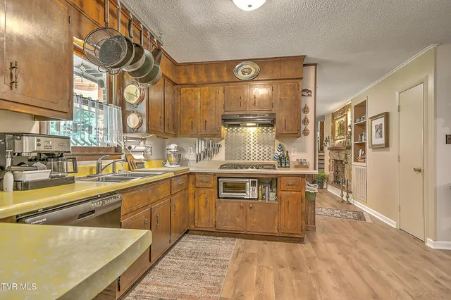 $540,000 | 4700 Weaver Pike, Bluff City, TN 37618