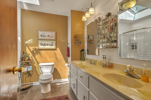 $540,000 | 4700 Weaver Pike, Bluff City, TN 37618