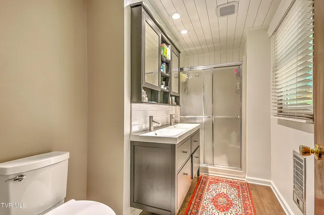 $540,000 | 4700 Weaver Pike, Bluff City, TN 37618