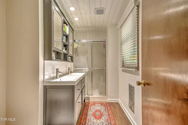 $540,000 | 4700 Weaver Pike, Bluff City, TN 37618