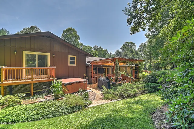 $540,000 | 4700 Weaver Pike, Bluff City, TN 37618