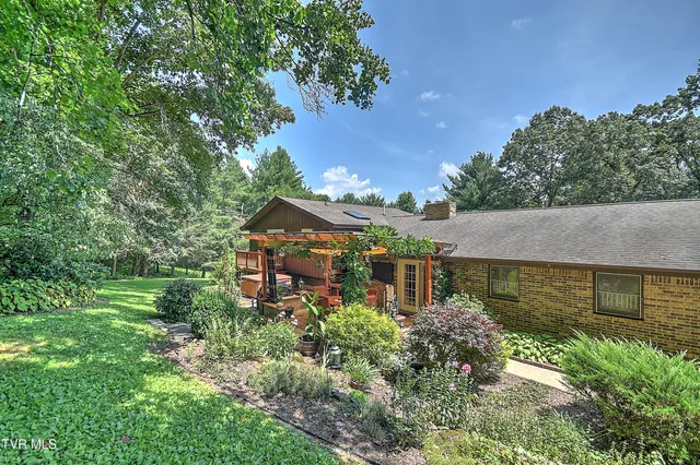 $540,000 | 4700 Weaver Pike, Bluff City, TN 37618