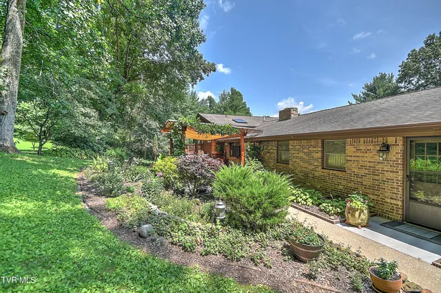 $540,000 | 4700 Weaver Pike, Bluff City, TN 37618