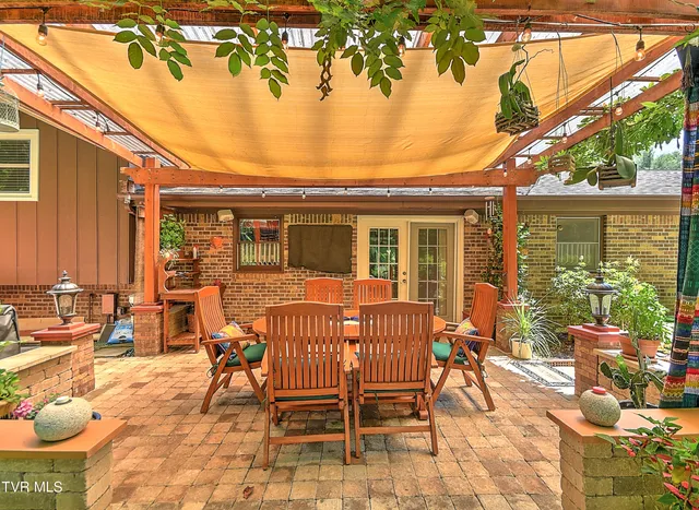 $540,000 | 4700 Weaver Pike, Bluff City, TN 37618