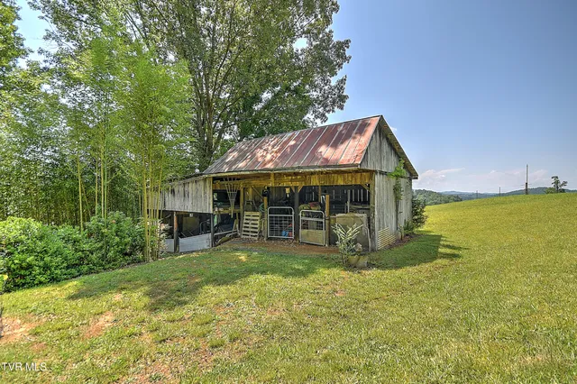 $540,000 | 4700 Weaver Pike, Bluff City, TN 37618