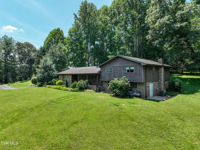 $540,000 | 4700 Weaver Pike, Bluff City, TN 37618