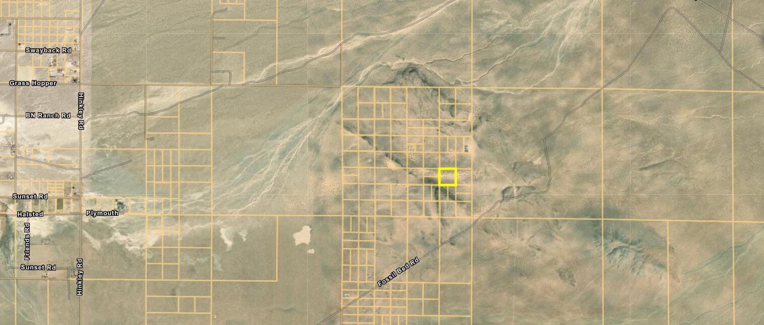 Fossil Bed Road Hinkley, CA 92347 - Photo 5 of 15 a bathroom with a shower