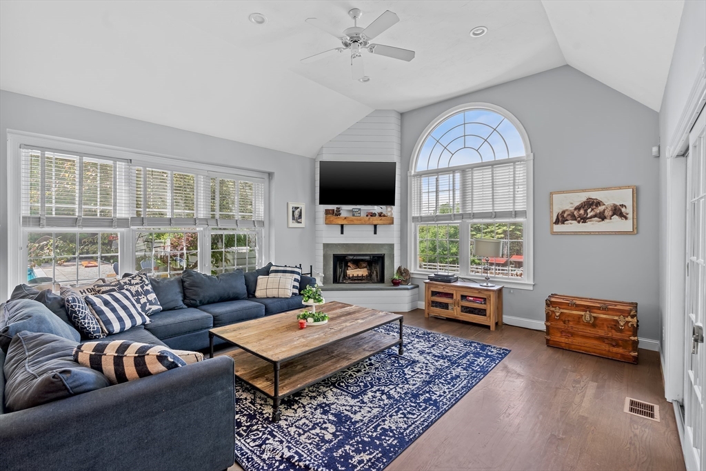 117 South Street Upton, MA 01568 - Photo 8 of 42