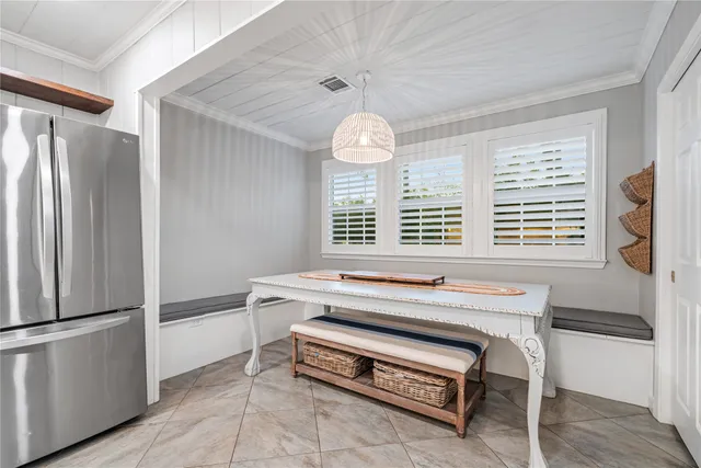 $539,000 | 327 Middleton Street, Bacliff, TX 77518