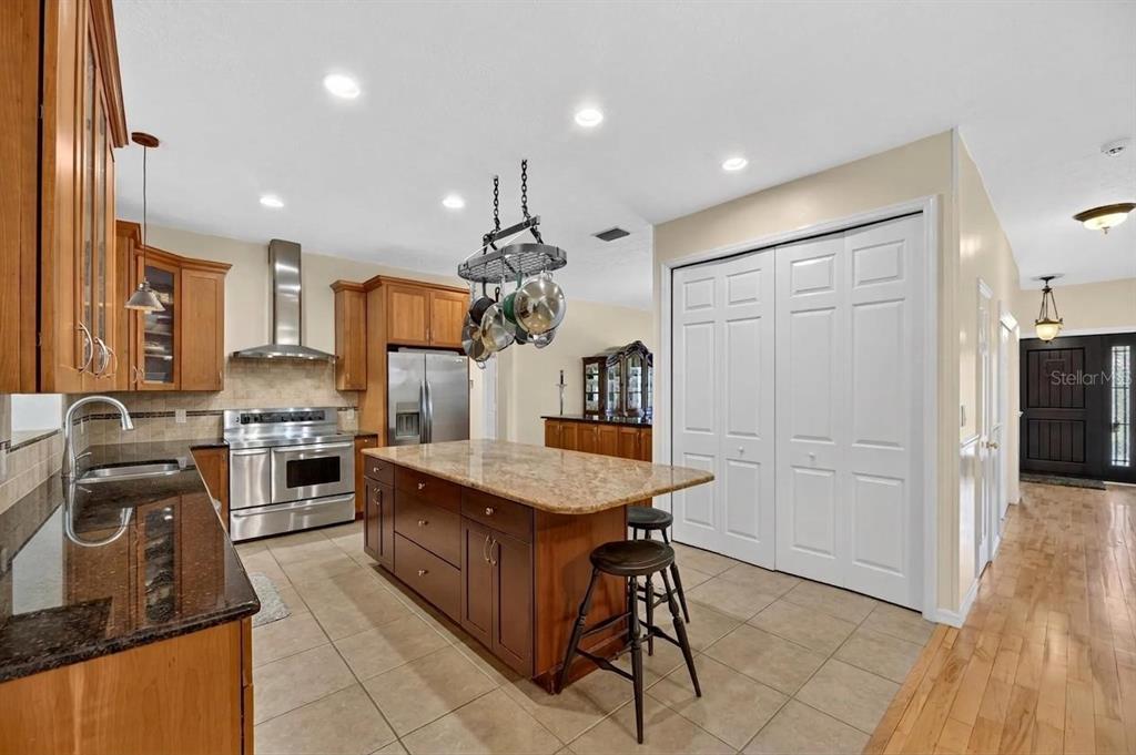 2715 Little Road Valrico, FL 33596 - Photo 17 of 41
