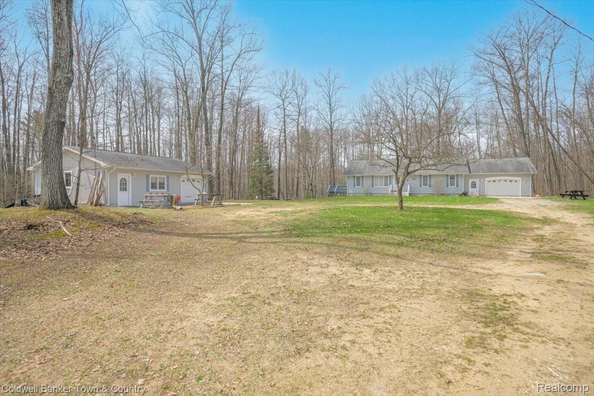4721 Adams Road Gladwin, MI 48624 - Photo 2 of 46 Front yard
