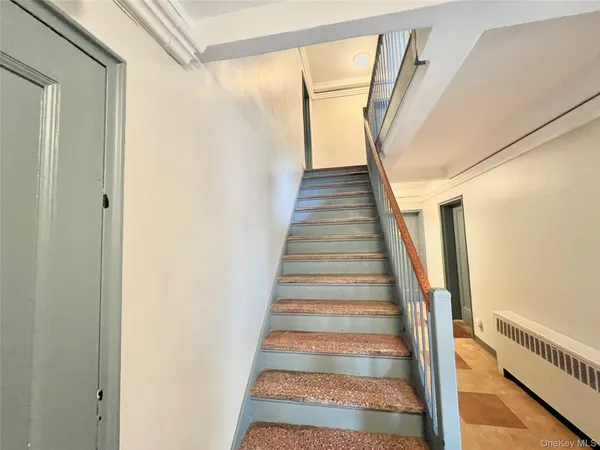 $299,000 | 1 East Mill Drive, Unit 2G, Great Neck, NY 11021